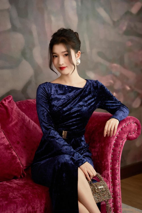 Sixdo Navy Long Sleeves Midi Velvet Dress 1